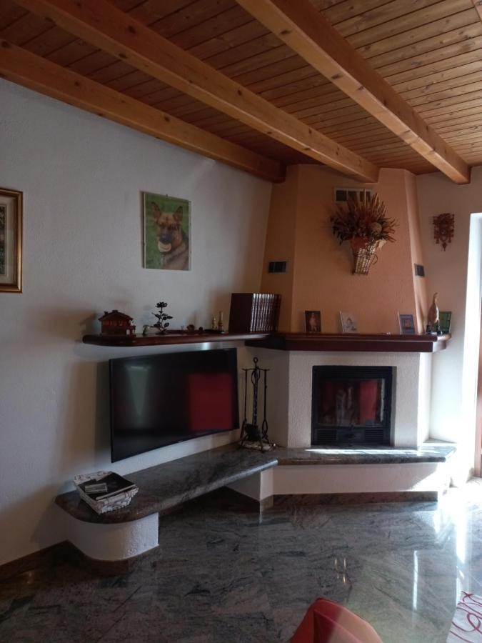 casa vacanza da ghislin Teglio Esterno foto
